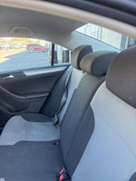 2017 Jetta Thumbnail 27