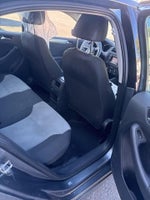 2017 Jetta Thumbnail 30