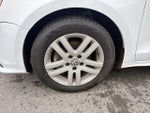 2017 Jetta Thumbnail 11