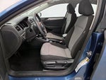 2017 Jetta Thumbnail 11