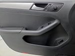2017 Jetta Thumbnail 12