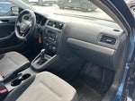 2017 Jetta Thumbnail 38