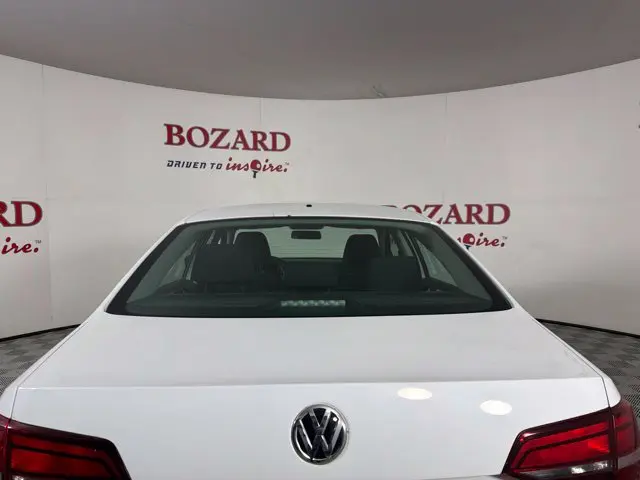 2018 Volkswagen Jetta - $9,000