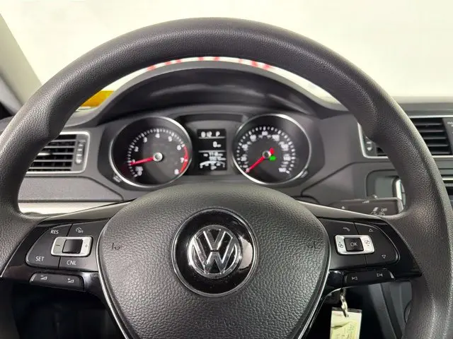 2018 Volkswagen Jetta - $9,000