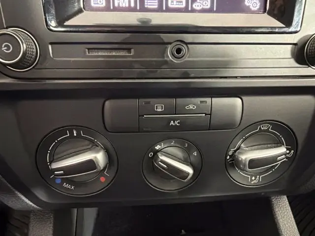 2018 Volkswagen Jetta - $9,000