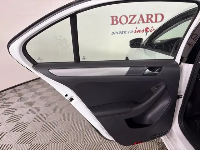 2018 Volkswagen Jetta - $9,000