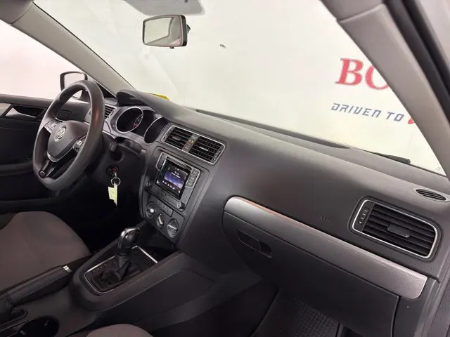 2018 Volkswagen Jetta - $9,000