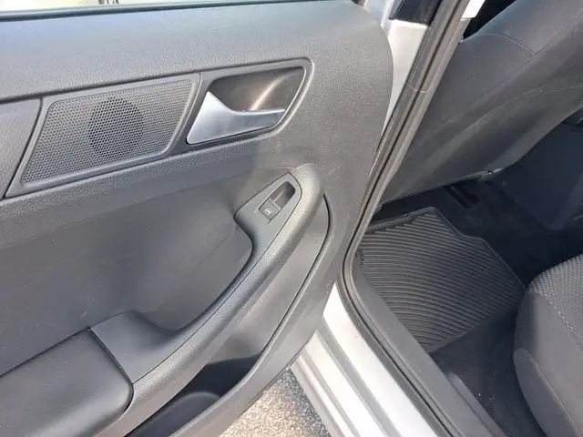 2014 Volkswagen Jetta - $5,990