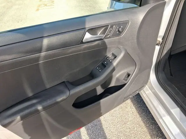 2014 Volkswagen Jetta - $5,990