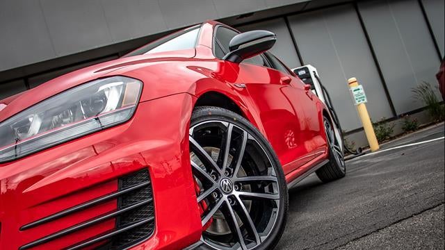 2017 Volkswagen Golf GTI Sport