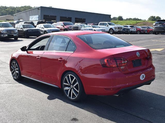 2012 Volkswagen Jetta - $8,175