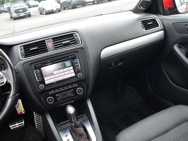 2012 Volkswagen Jetta - $8,175