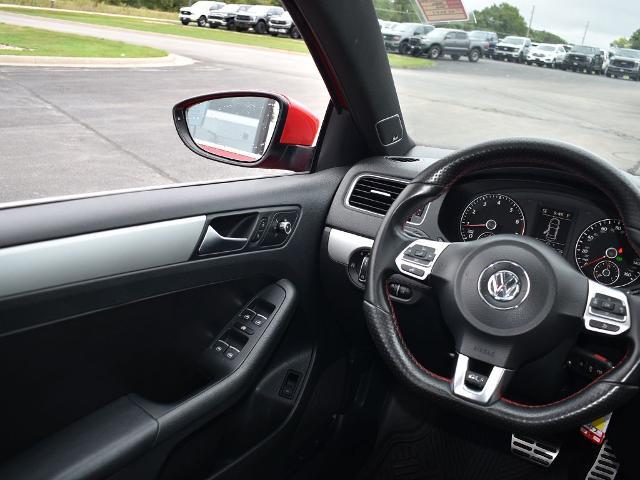 2012 Volkswagen Jetta - $8,175
