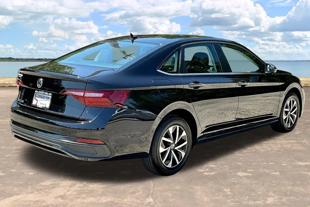 2023 Volkswagen Jetta - $18,750