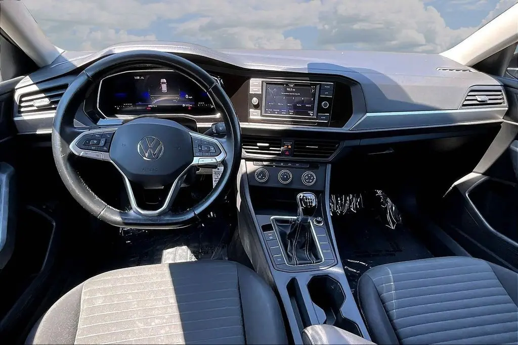 2023 Volkswagen Jetta - $18,750