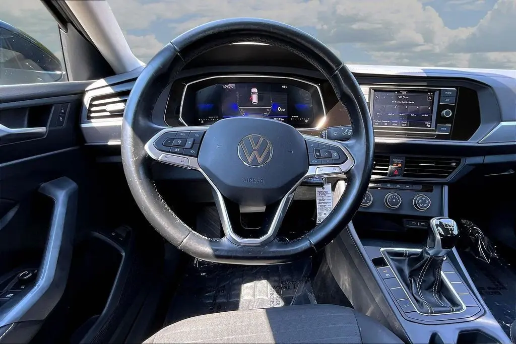 2023 Volkswagen Jetta - $18,750