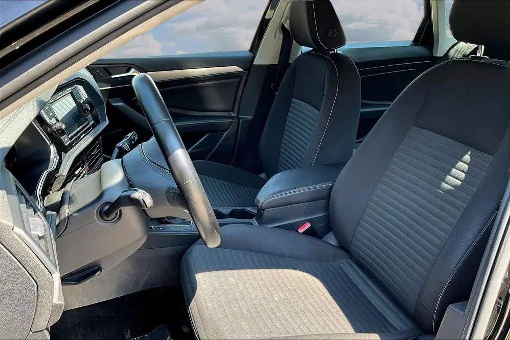 2023 Volkswagen Jetta - $18,750
