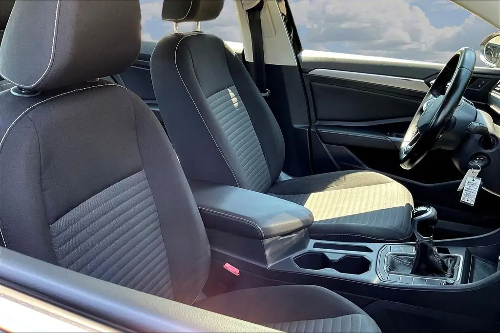2023 Volkswagen Jetta - $18,750