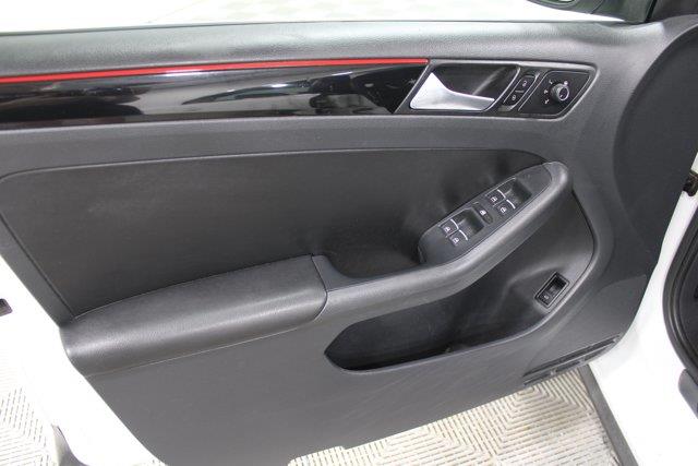 2015 Volkswagen Jetta - $13,998