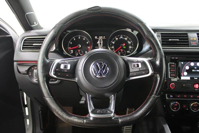 2015 Volkswagen Jetta - $13,998