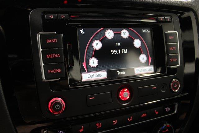 2015 Volkswagen Jetta - $13,998