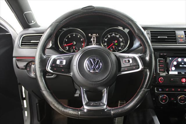 2015 Volkswagen Jetta - $13,992
