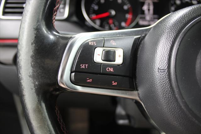 2015 Volkswagen Jetta - $13,992