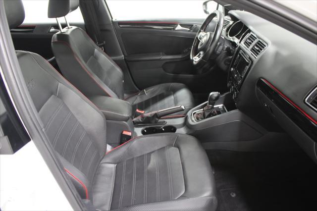 2015 Volkswagen Jetta - $13,992