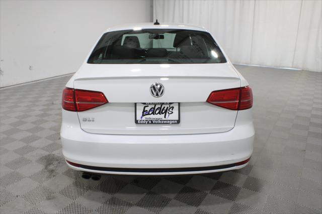 2015 Volkswagen Jetta - $13,992