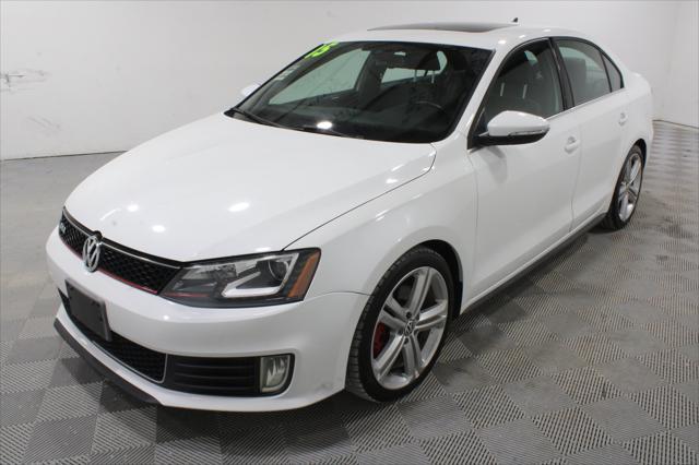 2015 Volkswagen Jetta - $13,992