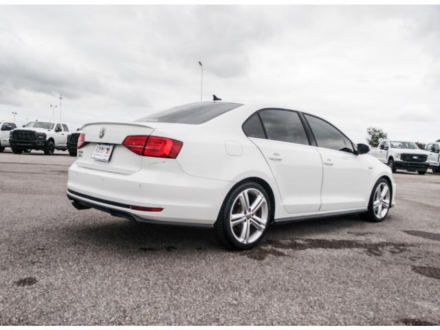 2017 Volkswagen Jetta - $11,325