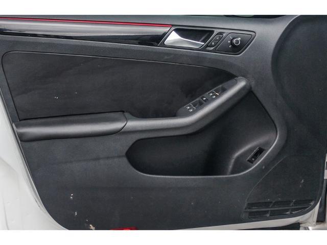 2017 Volkswagen Jetta - $11,325