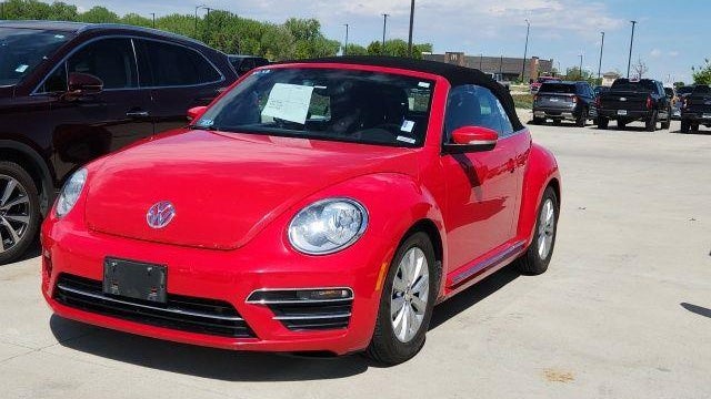 Preowned 2018 Volkswagen Beetle Convertible 2.0T S with Style and Comfort for Sale