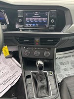 2024 Jetta Thumbnail 16