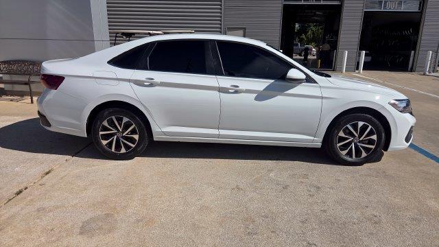 2023 Volkswagen Jetta - $16,501