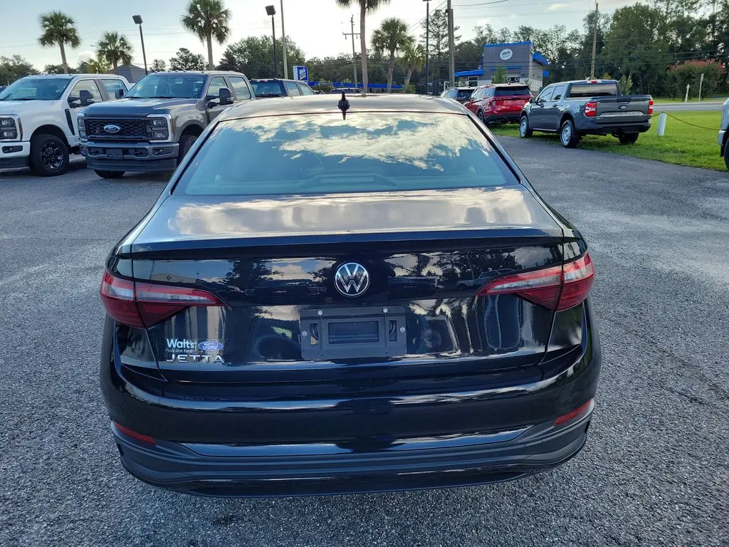 2024 Volkswagen Jetta - $17,582
