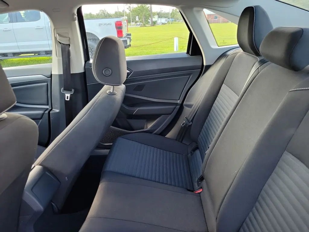 2024 Volkswagen Jetta - $17,582