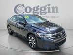 2024 Jetta Thumbnail 4