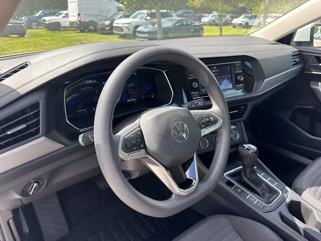 2023 Volkswagen Jetta - $15,997