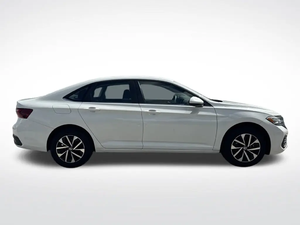 2023 Volkswagen Jetta - $15,997