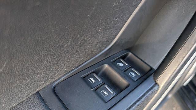 2014 Volkswagen Beetle Convertible 2.5L PZEV