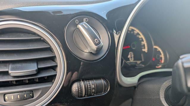 2014 Volkswagen Beetle Convertible 2.5L PZEV