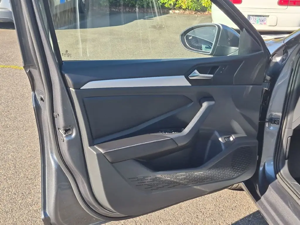 2025 Volkswagen Jetta - $18,570