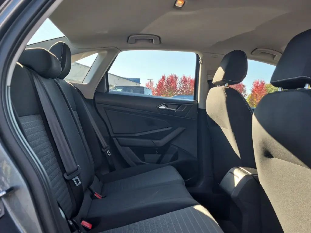 2025 Volkswagen Jetta - $18,570