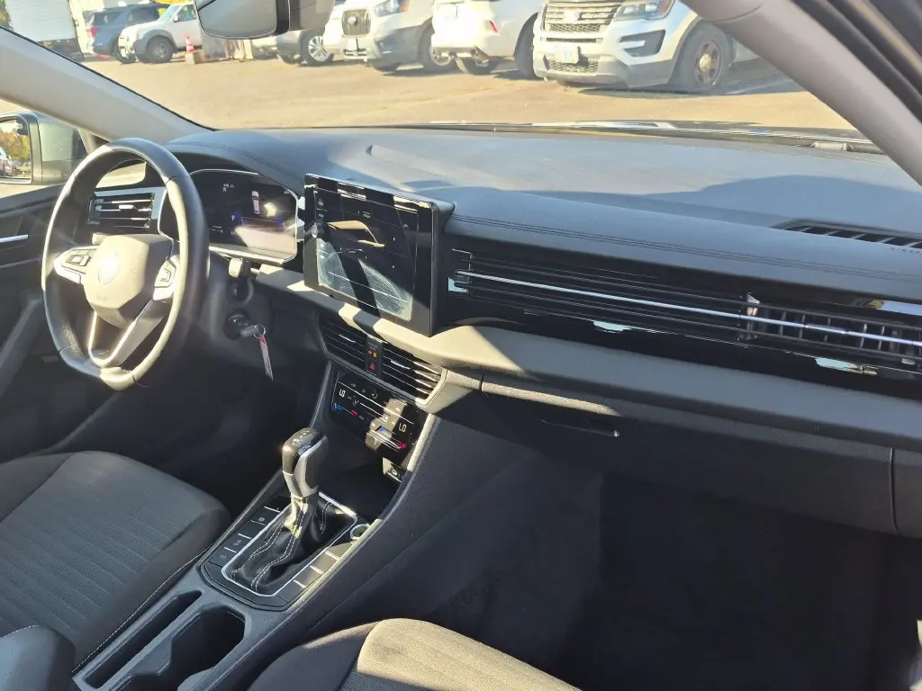 2025 Volkswagen Jetta - $18,570