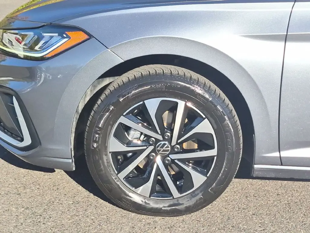 2025 Volkswagen Jetta - $18,570