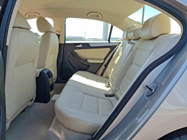 2013 Volkswagen Jetta - $6,457
