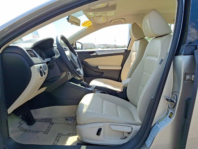 2013 Volkswagen Jetta - $6,457