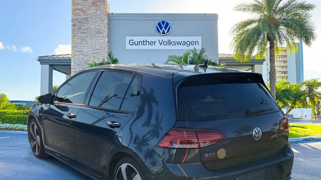 2020 Volkswagen Golf GTI S