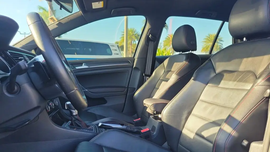 2020 Volkswagen Golf GTI S